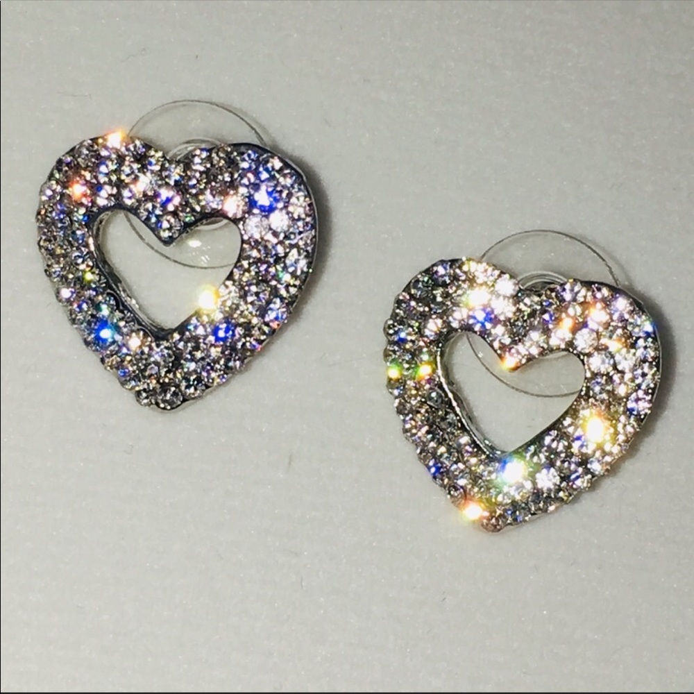 Free Gift with any $30 purchase - Picture 2 of 5